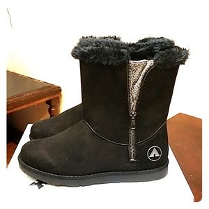 Black Boots w/Glitter Detail